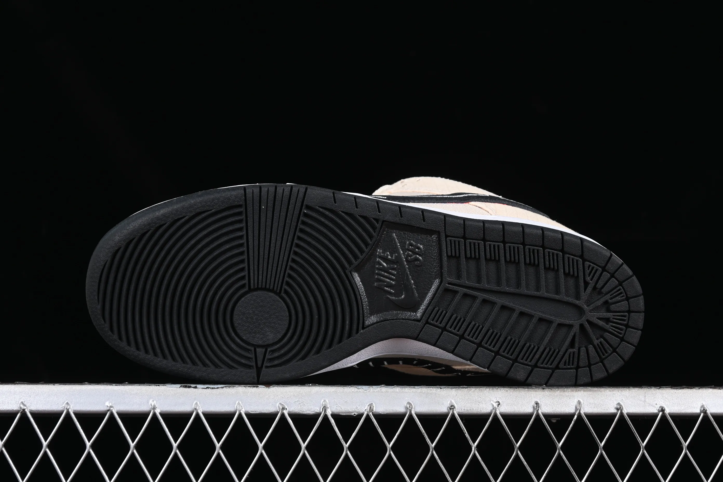 All Categories Nk SB Dunk Series Nk SB Dunk Low Low-top sneakers Albino & Preto x Nk SB Dunk Low joint model TearTear SB low-top casual sneakers FD2627-200